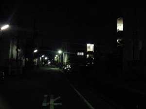 暗い街の散歩