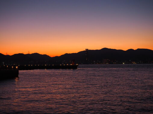 朝の関門海峡
