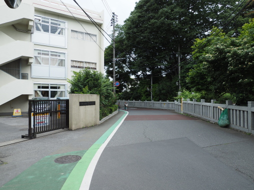 八栄小学校