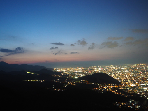円山の夕暮れ