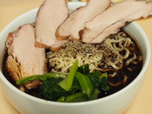 富山ブラックラーメン