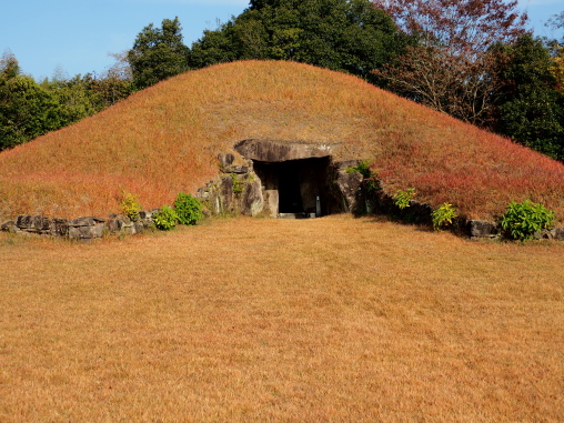 オブサン古墳入り口