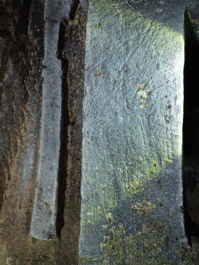 石室側面　ナギノ横穴