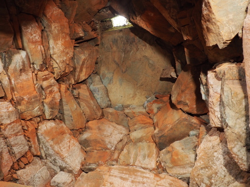 童山古墳1号　石室天井