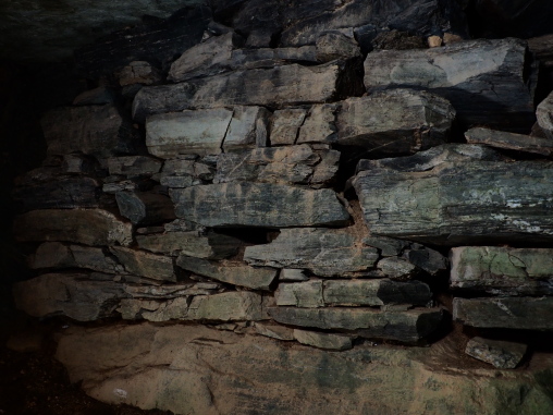 石の積んである感じが良い