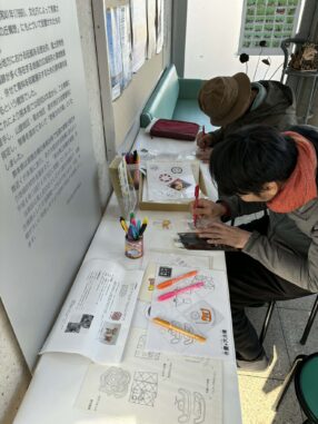 装飾古墳館でプラバンづくり