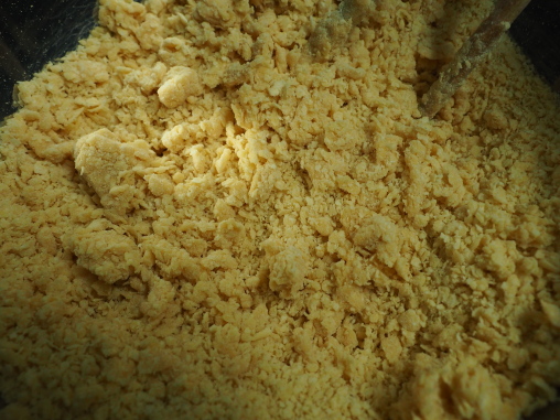 小麦粉に水回し