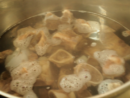 豚骨のぶつ切り