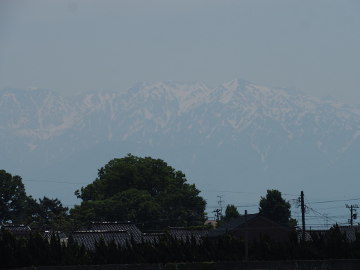 ギリギリ見える立山連峰