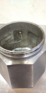 安全弁を無効化