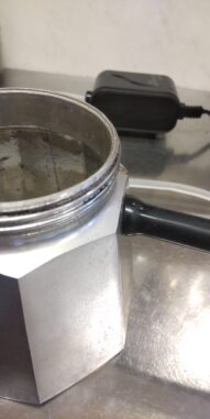 安全弁にホースを接続