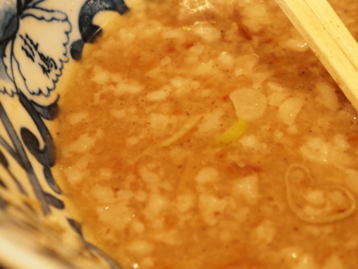 斑鳩　超濃厚ラーメン　スープ